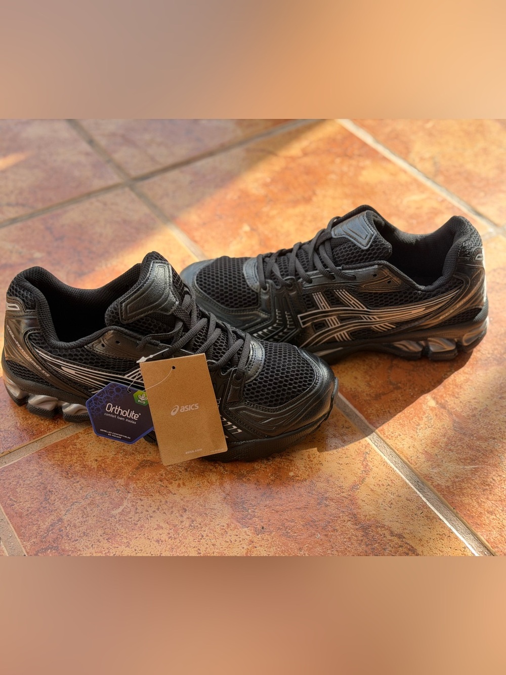 Size 10 Men’s And Women’s 11.5 - Asics Gel Kayano 14 Black